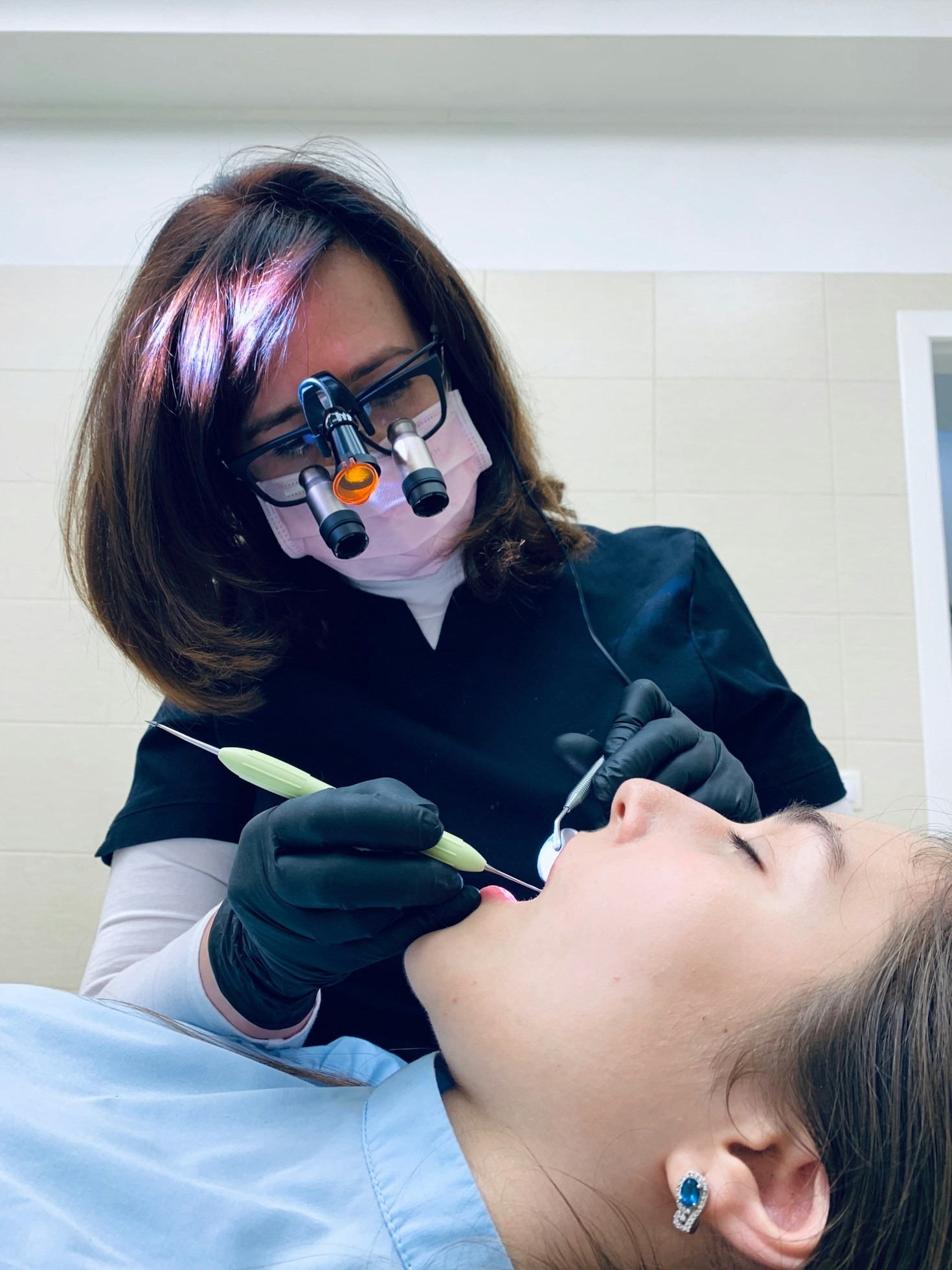 Rehabilitación dental personalizada: el camino hacia tu mejor sonrisa